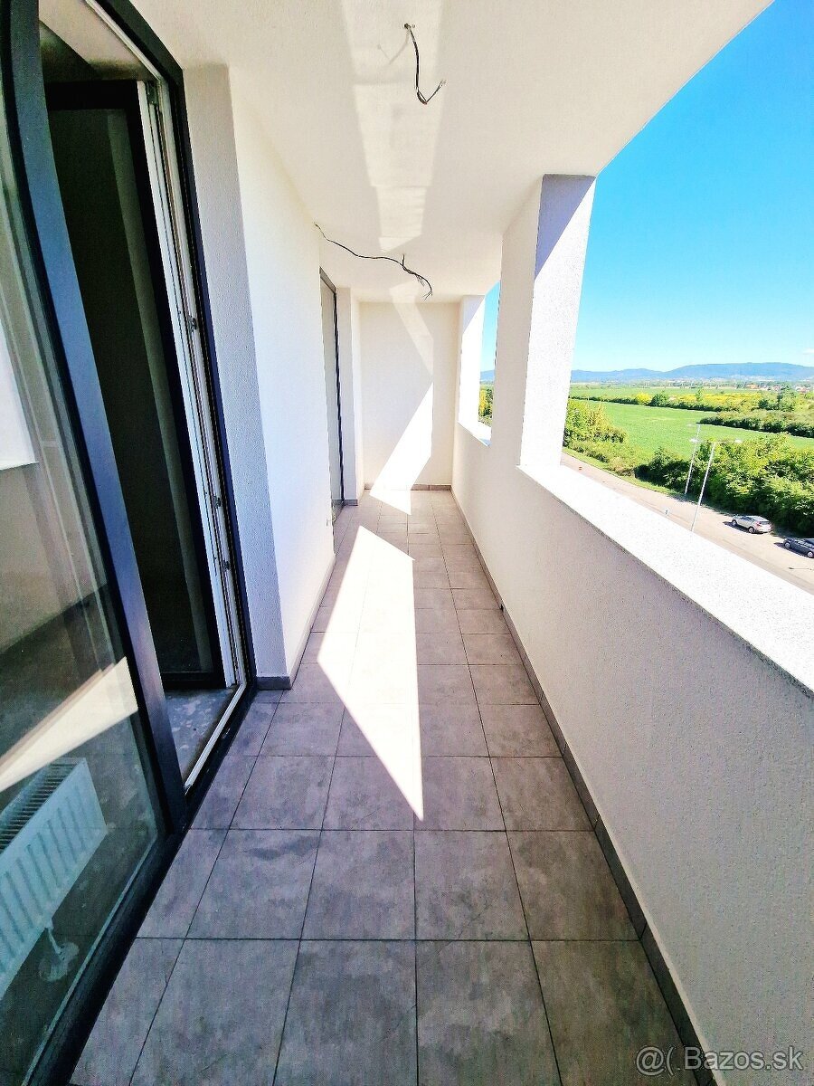 NOVOSTAVBA - PREDÁM 2 IZBOVÝ BYT S VEĽKOU LOGGIOU - 3