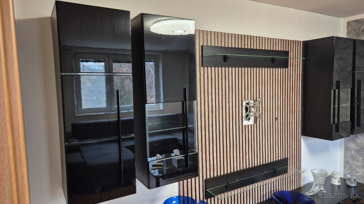 ☀️Obývacia stena lesklej čiernej farby ☀️ - 3