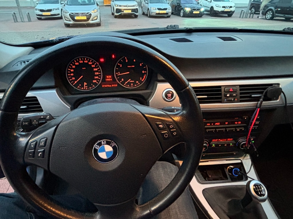 BMW 318i E90 95kW benzín na predaj - 3