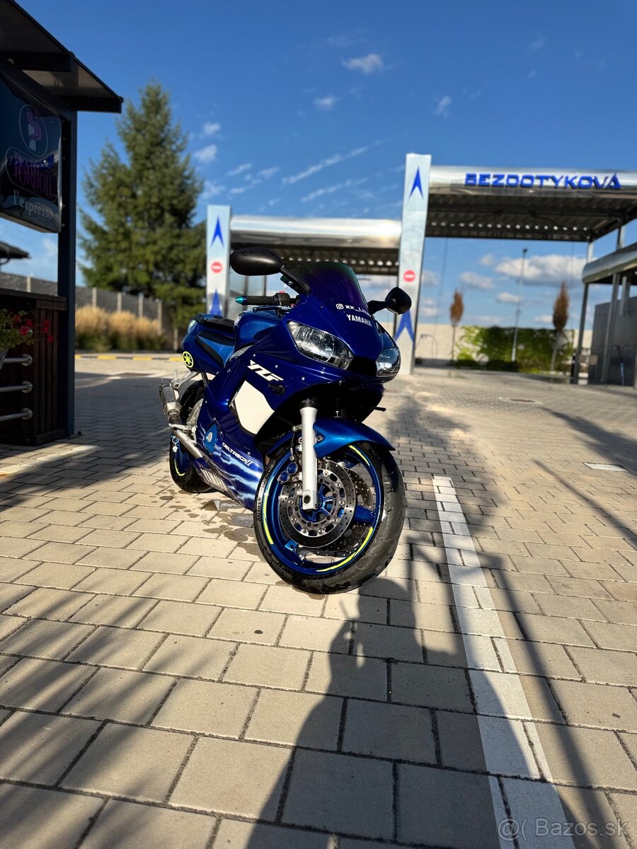 Yamaha YZF R6 - 3