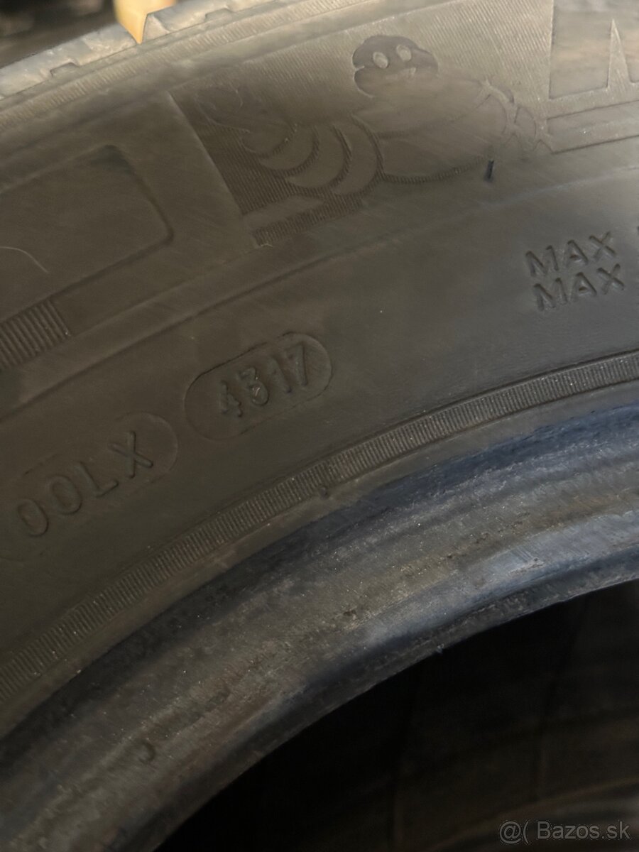 Michelin Agilis 235/65 R16C - 3