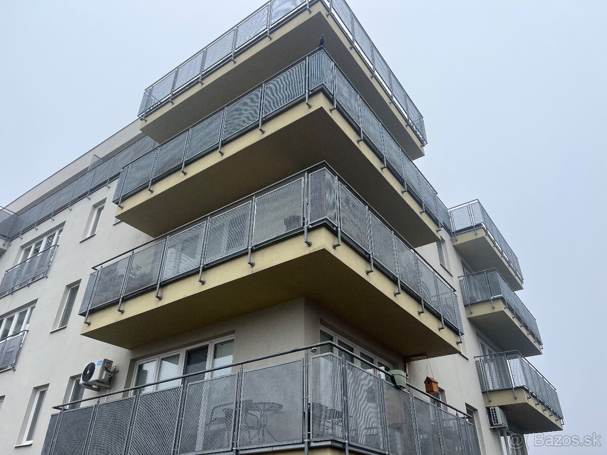 Na predaj byt v Štúrove - 3