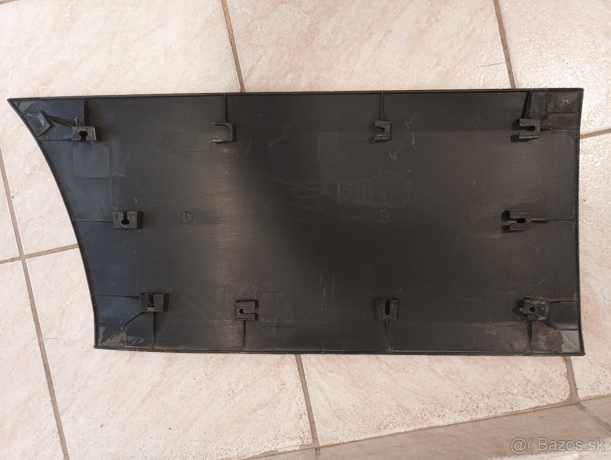 Iveco Daily plast pravých predných dverí - 3