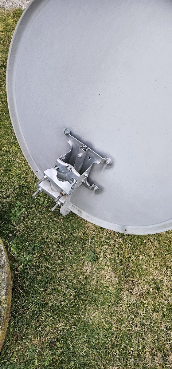 Satelitná parabola STRONG + LNB hlava - 3