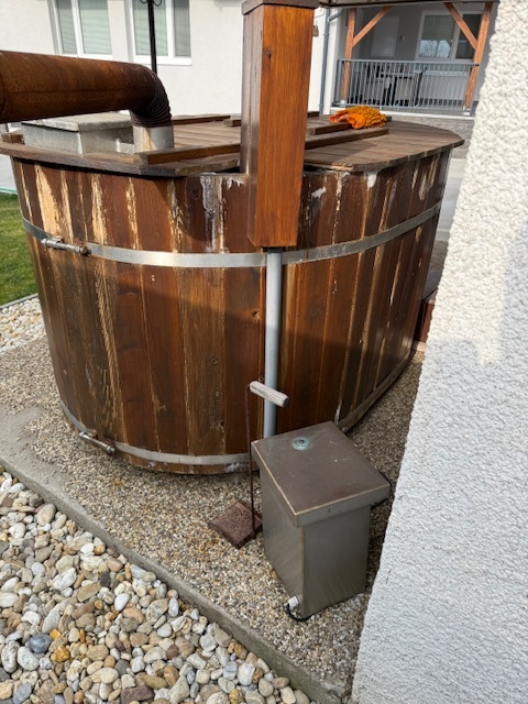 Predám kúpaciu kaďu pre 4-5 osôb - 3