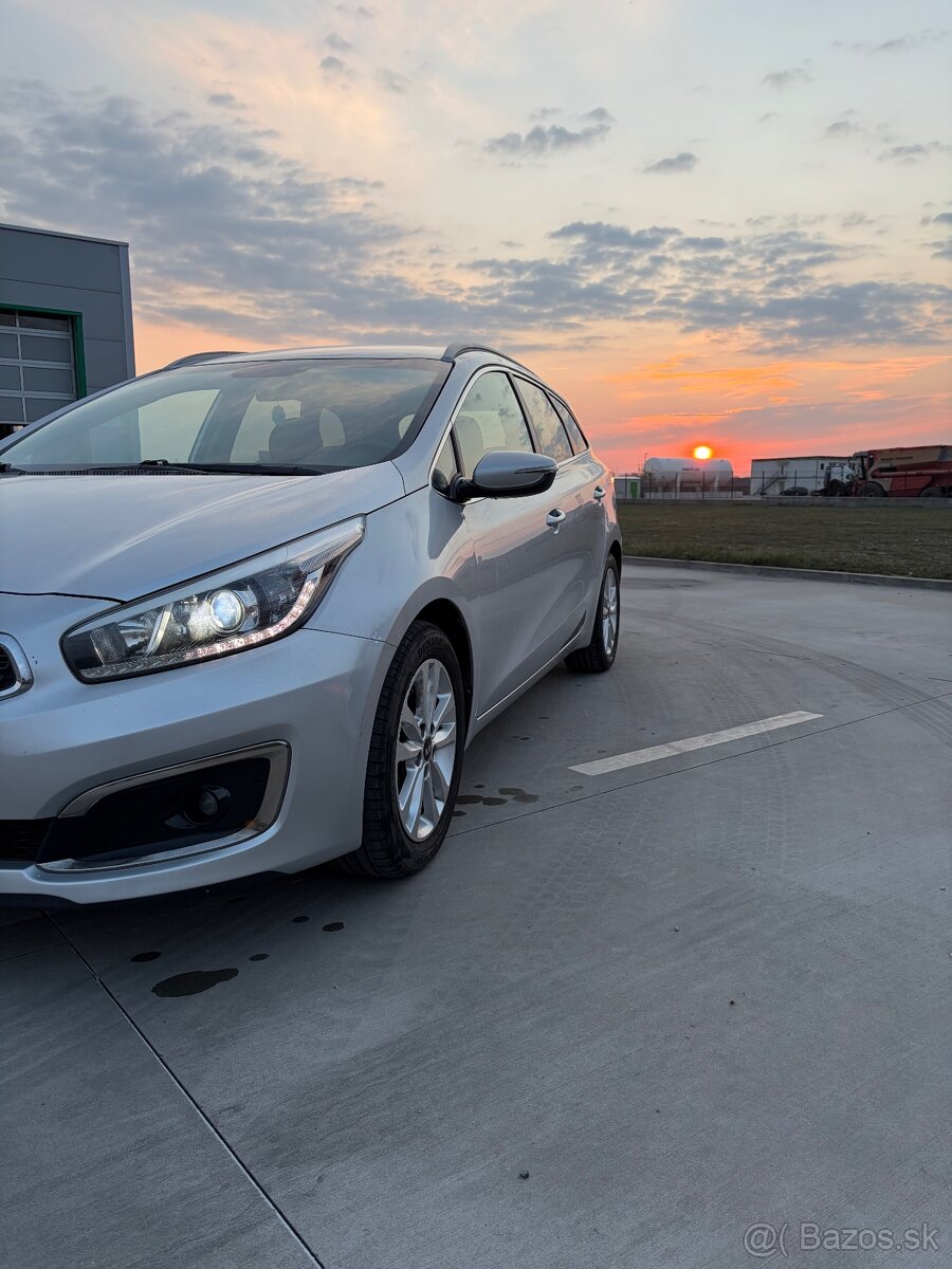 KIA Ceed 2015 SW 100kw 1.6 CRDI Automat - 3