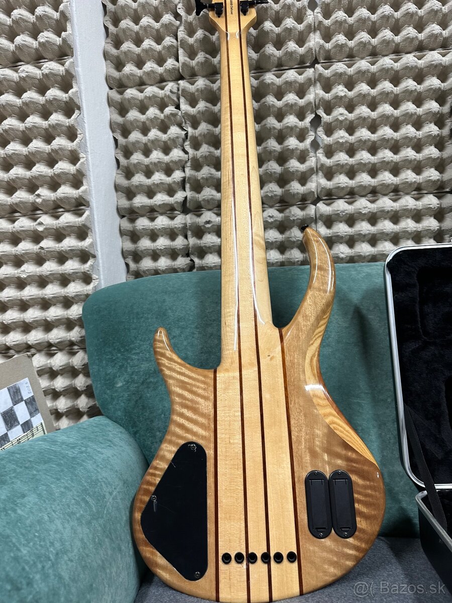 Harley Benton basgitara 6 strunová - 3