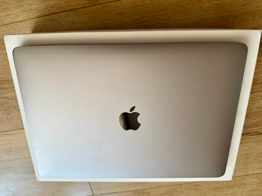 Apple MacBook Pro 13" (2019) | Intel Core i5 | 16 GB RAM | - 3