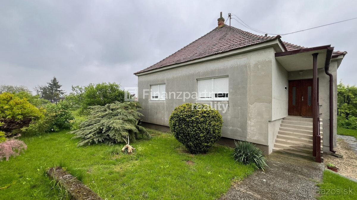 Rodinný dom s pozemkom 1396 m², Šurany, Nové Zámky - 3