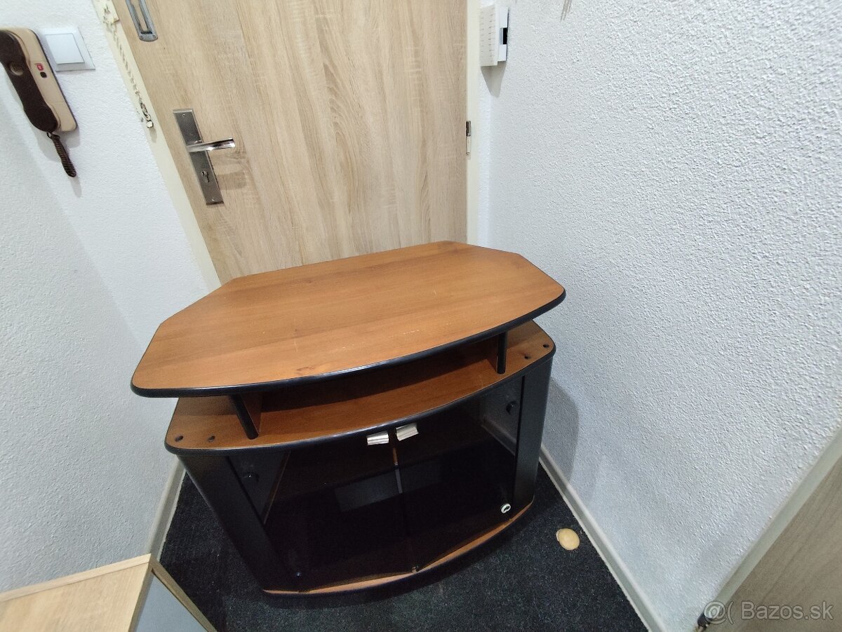 Televízny stolík - 3