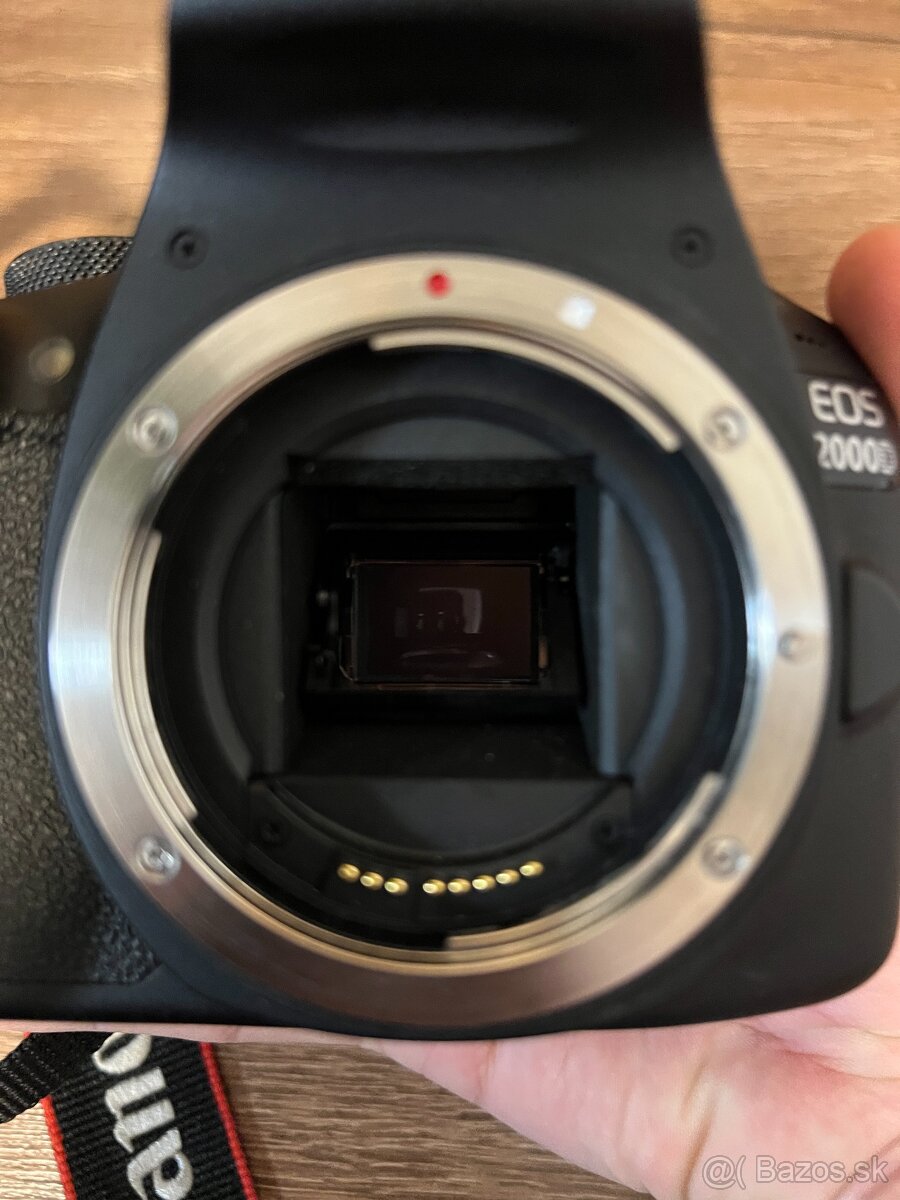 Canon EOS 2000D - 3
