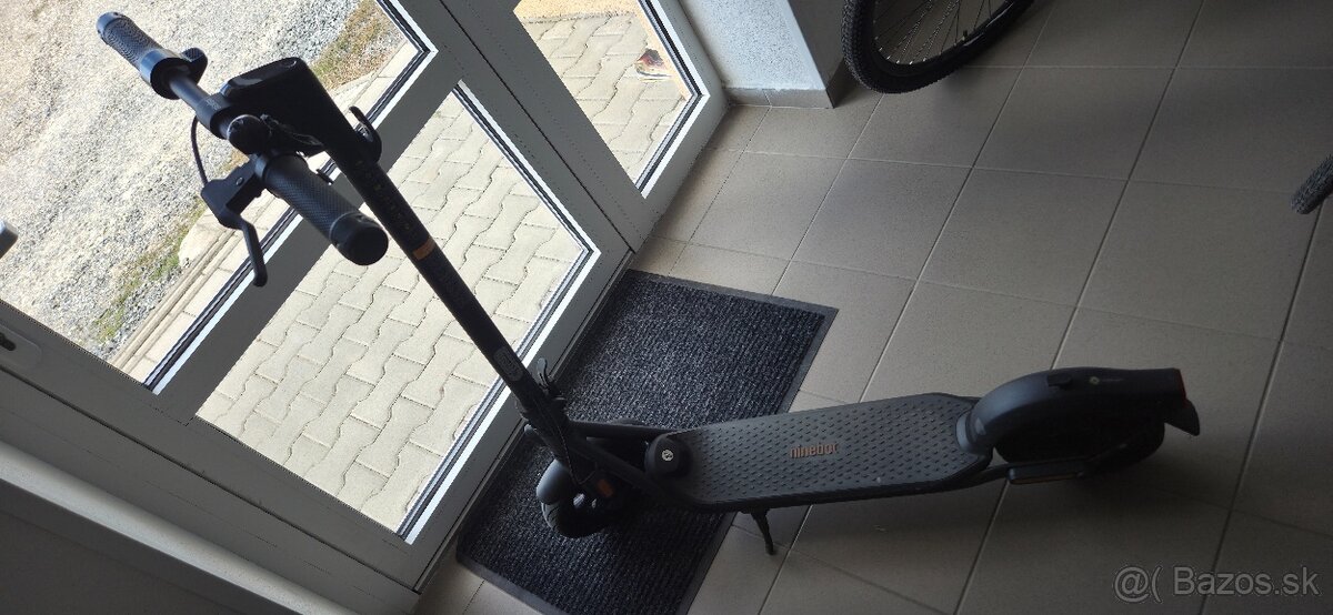 Elektrická kolobežka Segway Ninebot - 3