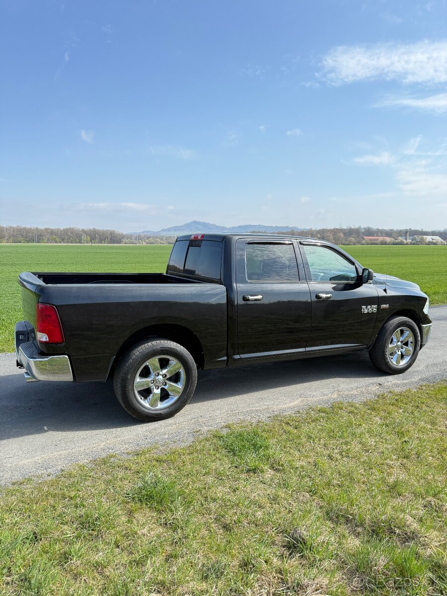 DODGE RAM 1500 5.7 V8 HEMI—2017—4x4—130.000km—REZERVACE—