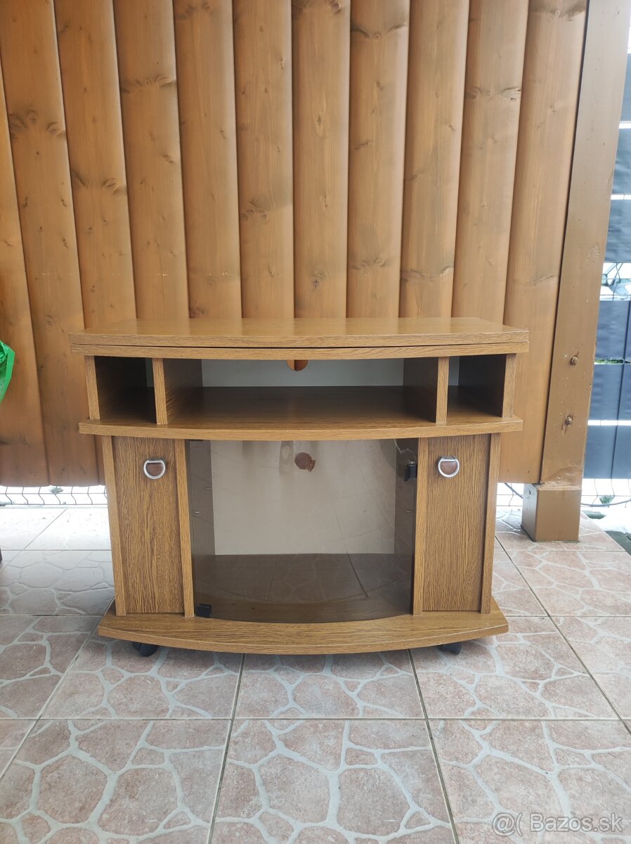 Stolík pod televízor - 3