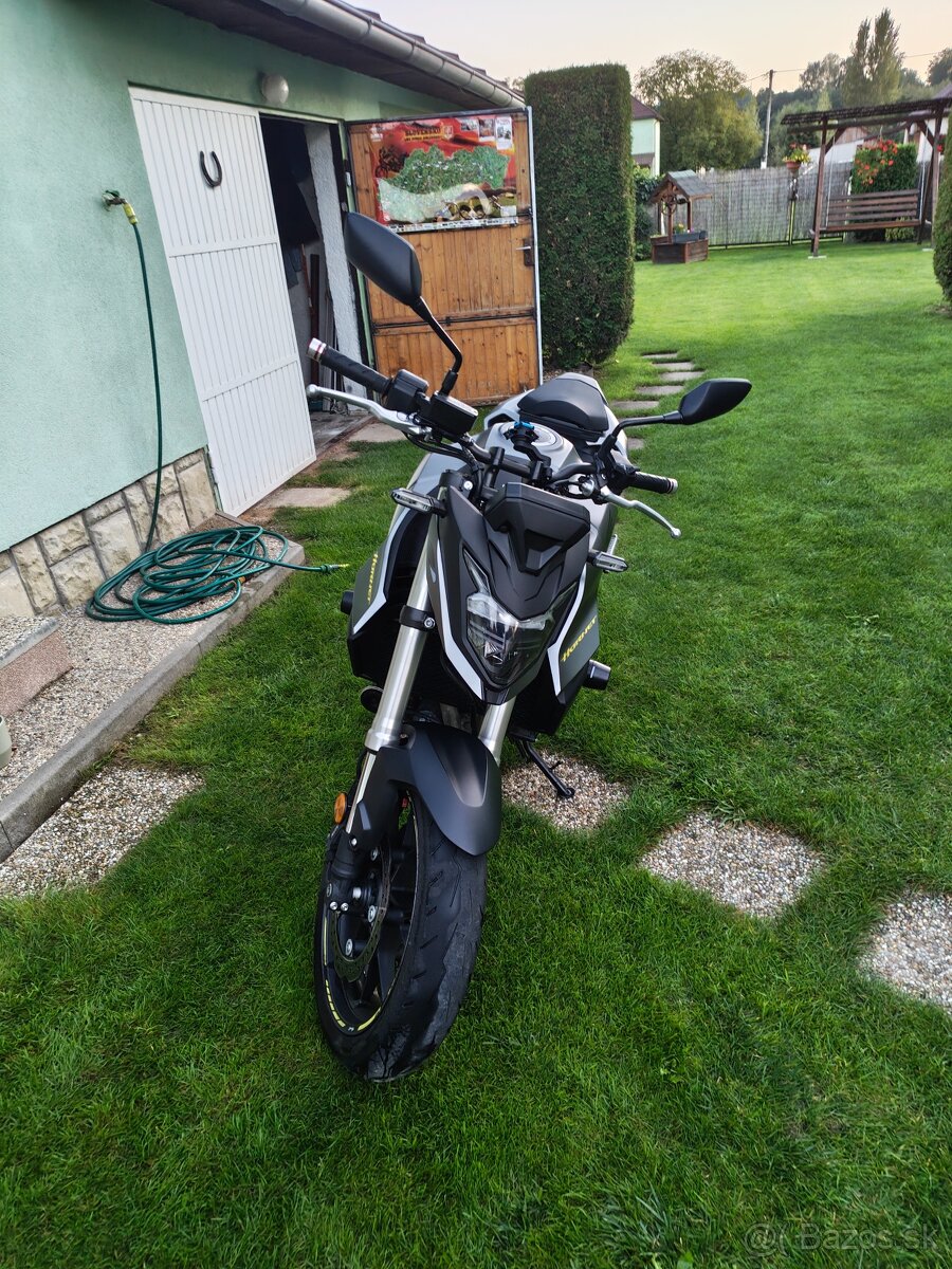 Honda Hornet 750 - 3