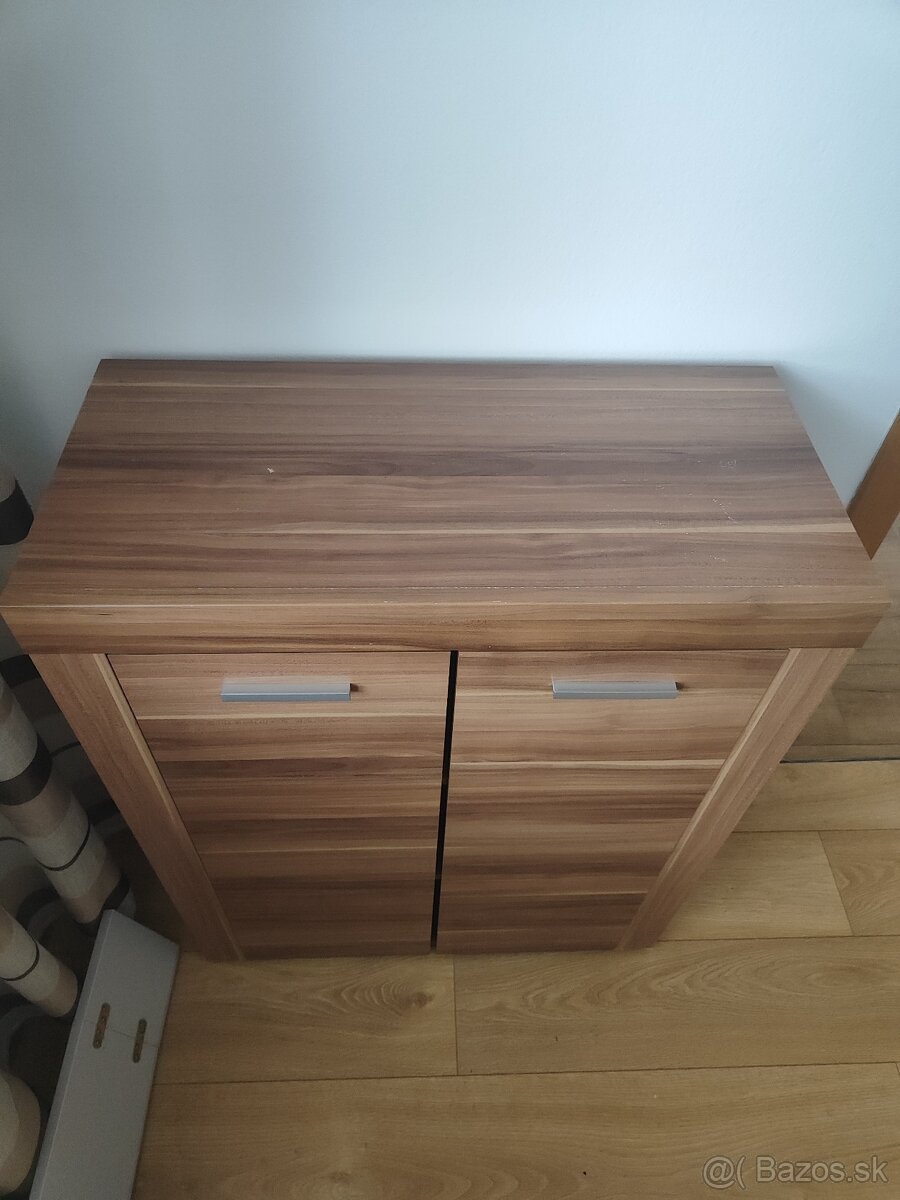 Komoda a vitrína - 3