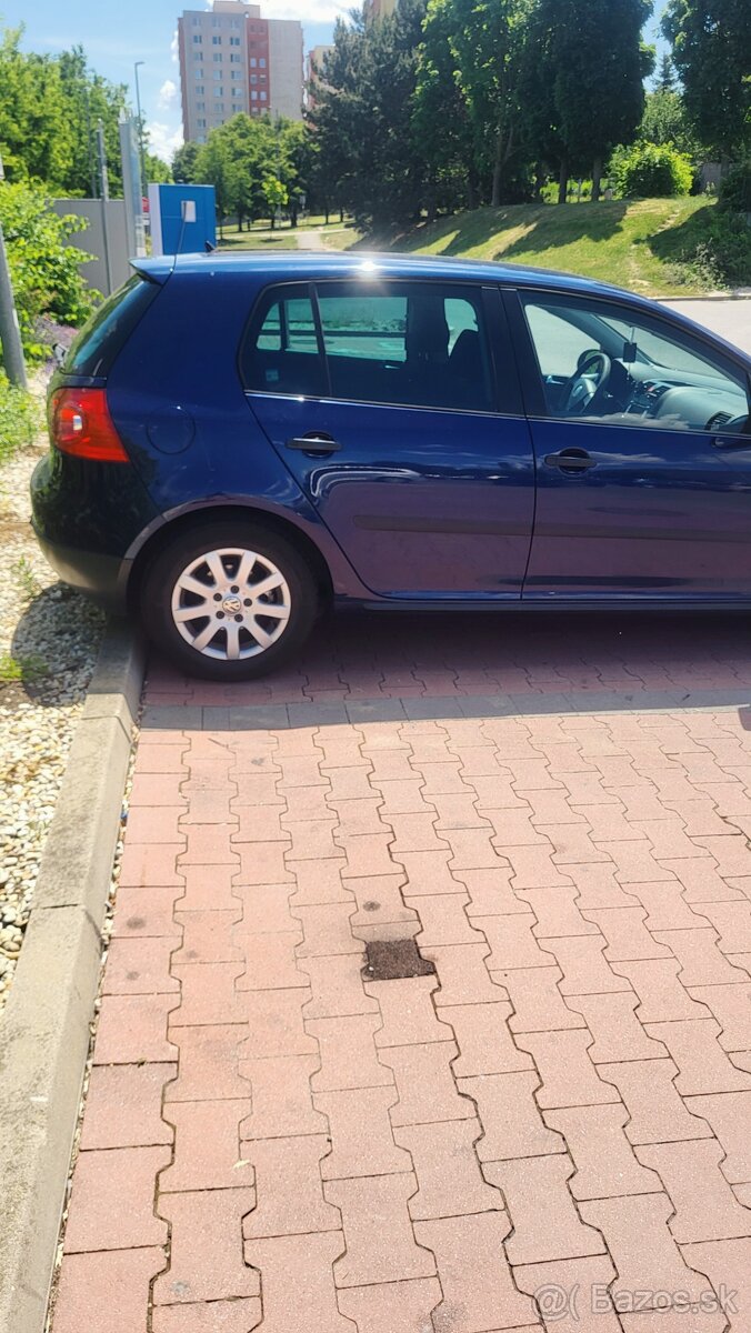 Volkswagen Golf 5, Benzín 1.6 - 3