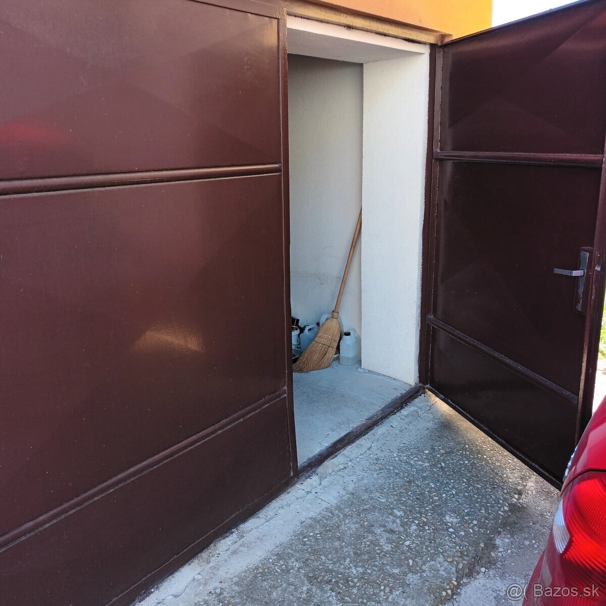 Ponúkam prenájom garáže na parkovanie auta alebo ako skladis - 3