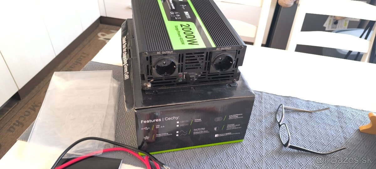 Menič napätia 12v 230v - 2000w čistý sinus - 3