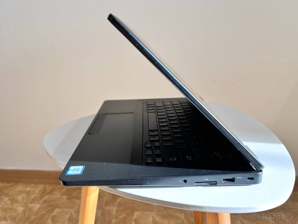 Notebook 14" DELL.Intel i5-6300U 2x2,40GHz.8gb ram.120g SSD - 3