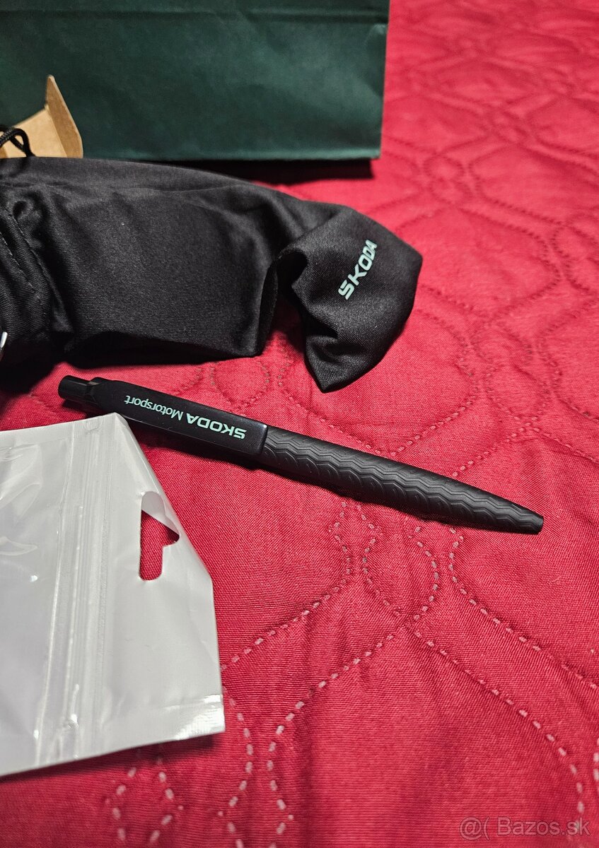 Slnečné okuliare originál Škoda, pero, nabíjací kábel USB - 3