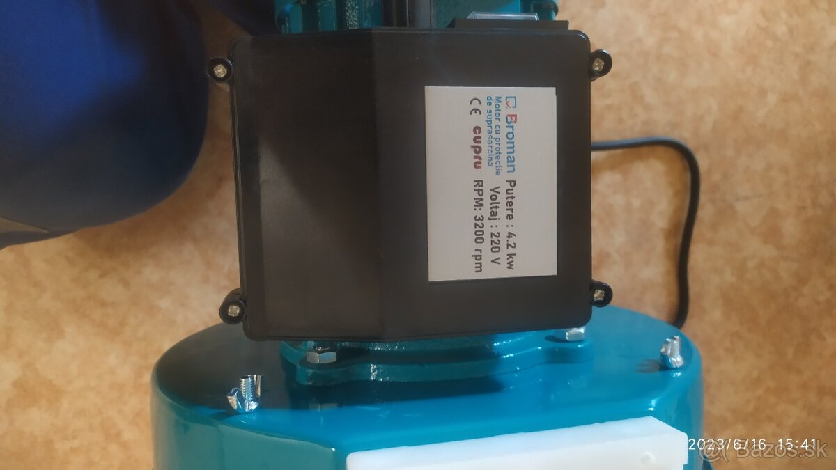 Kladivkový šrotovnik na obilie - 3