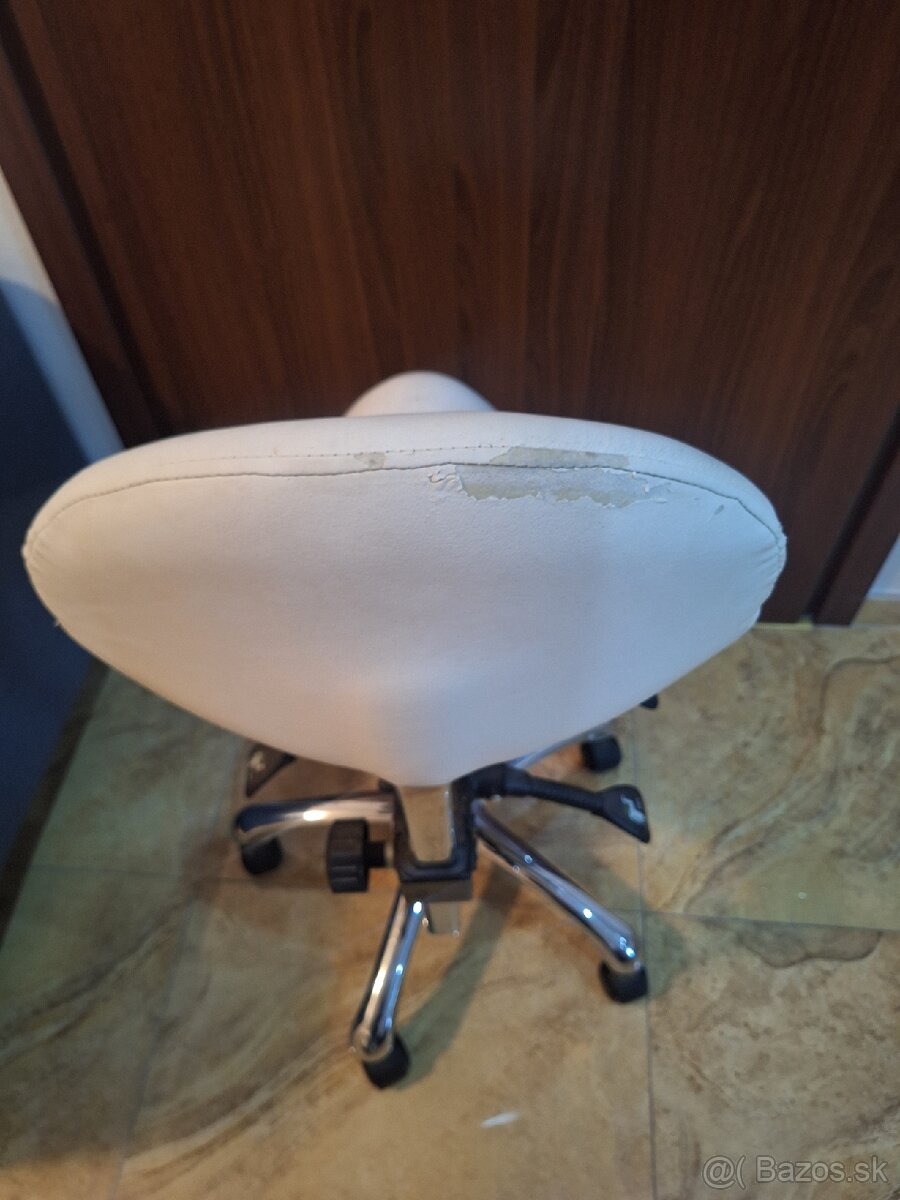 Kozmetická taburetka - 3