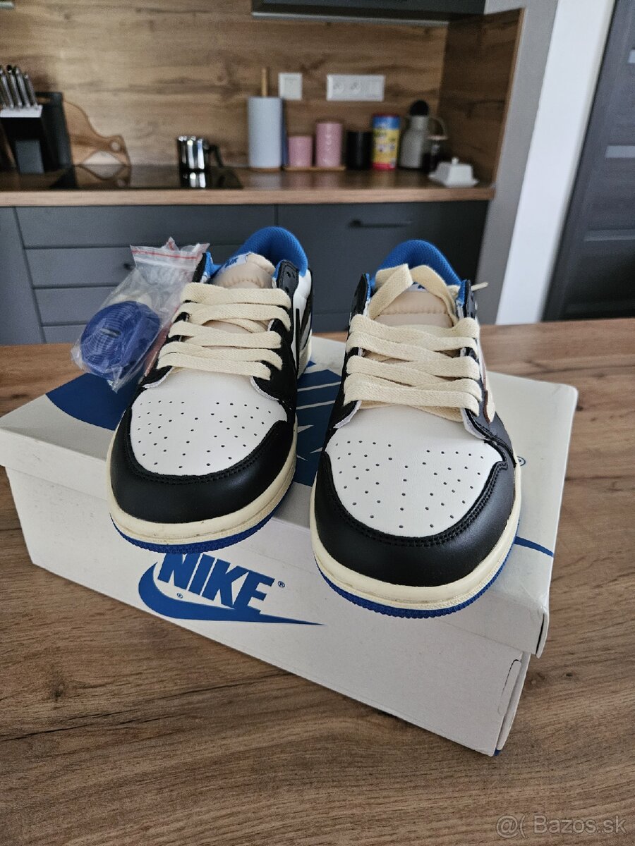 Nike Air Jordan Low - 3