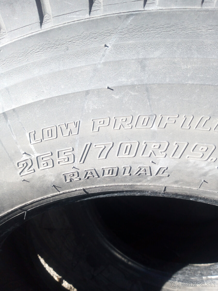 Pneumatiky Bridgestone 265/70 R 19.5 - 3