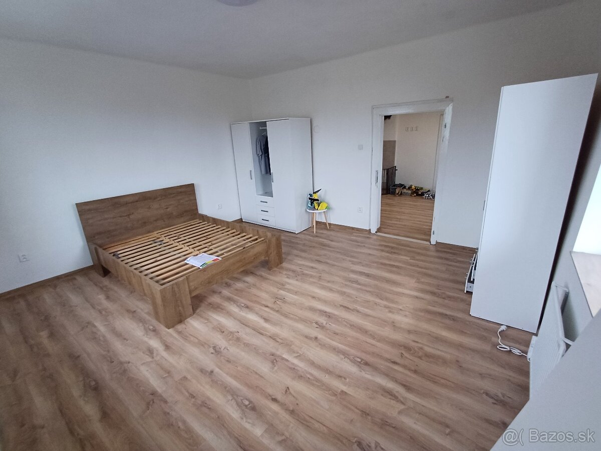 Rodinný dom s pozemkom - 3