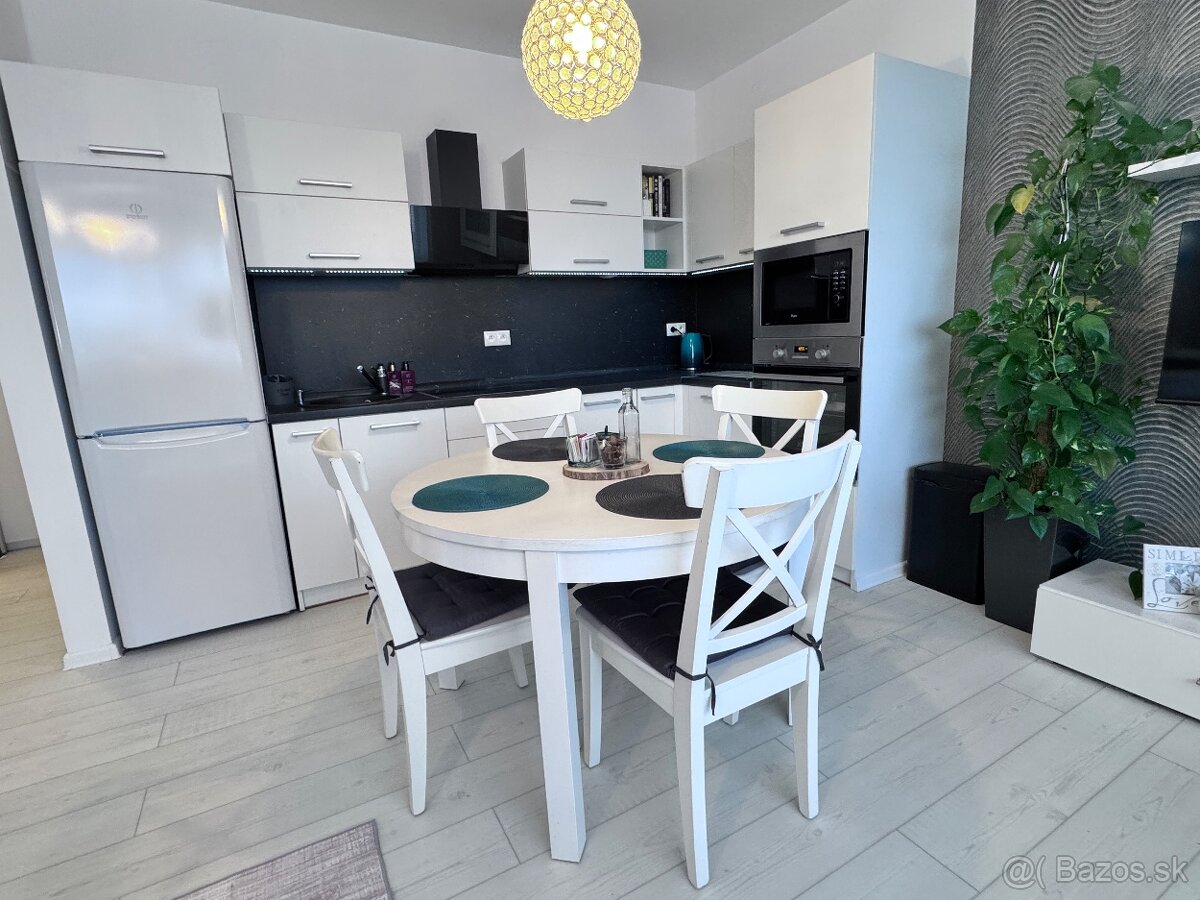 Krásny 2i byt - Hviezdoslavov - 3