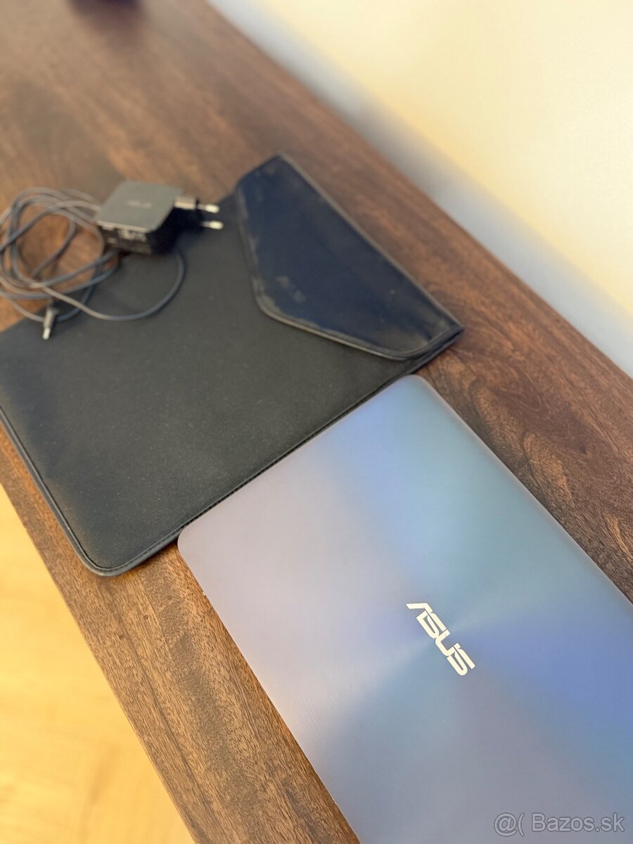 ASUS Zenbook UX305LA - 3