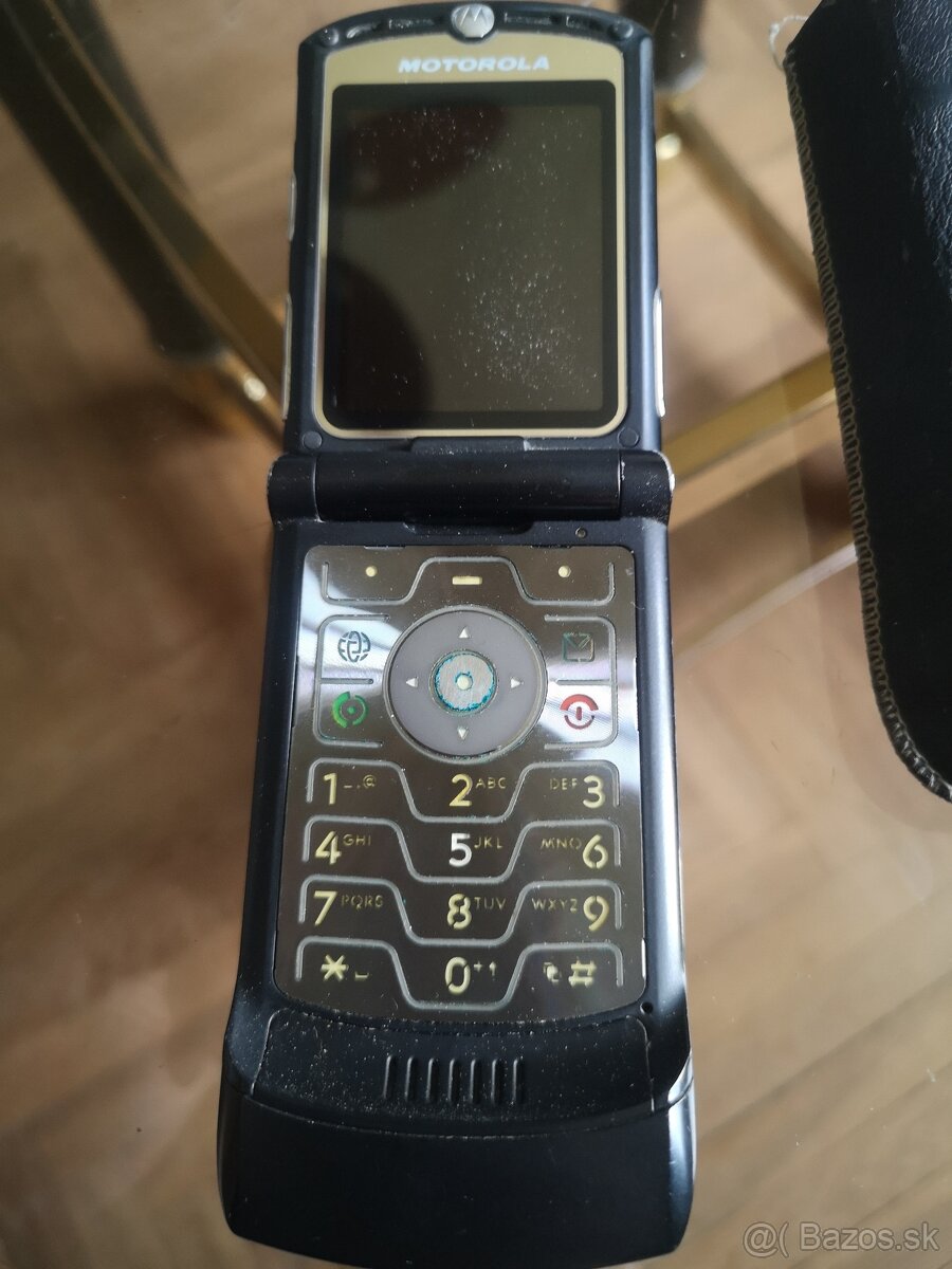 Motorola RAZR V3 - 3