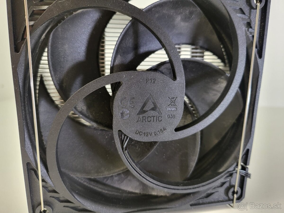 Chladič s ventilátorom Arctic P12 - 3