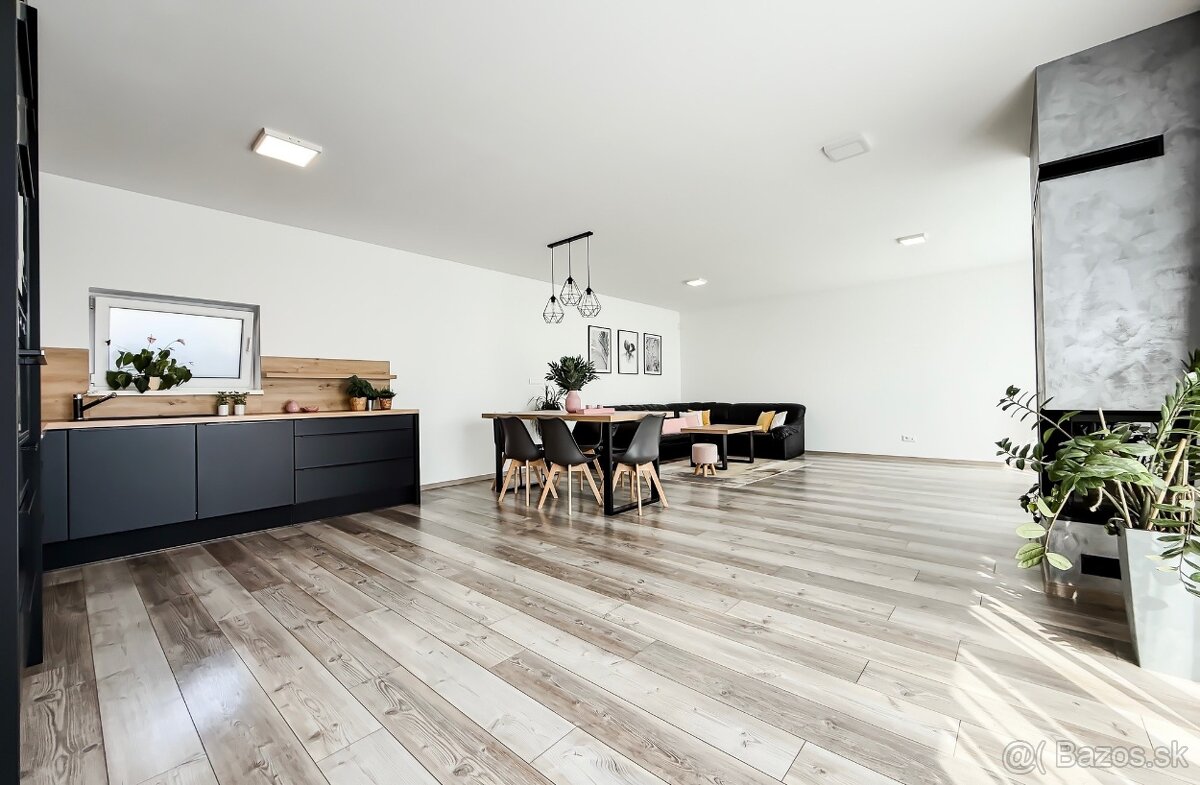 Rodinný dom s dvojgarážou v Špačinciach - 3