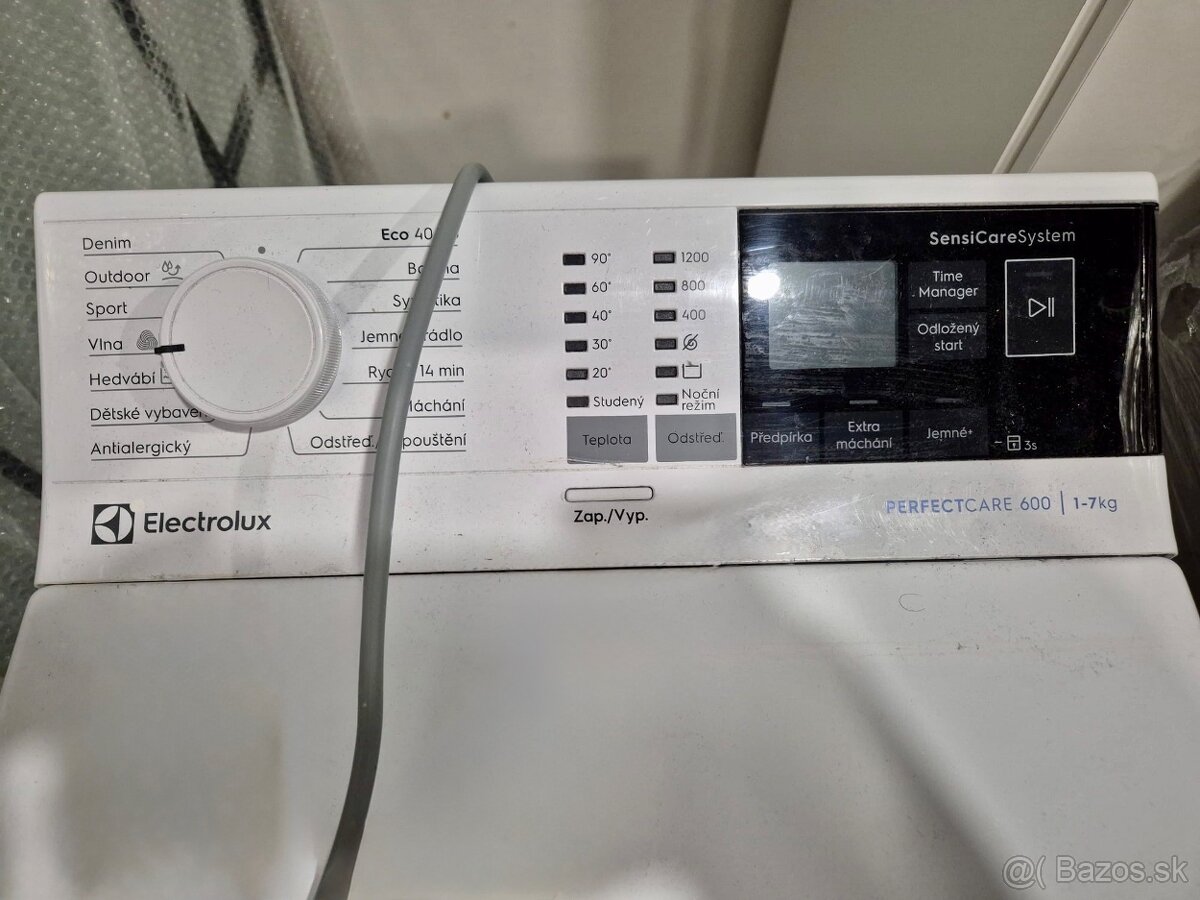 Elektrolux vrchom plnená práčka - 3