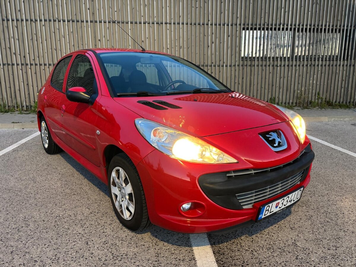 Peugeot 206+ 2011 1.4i 54kW - 3