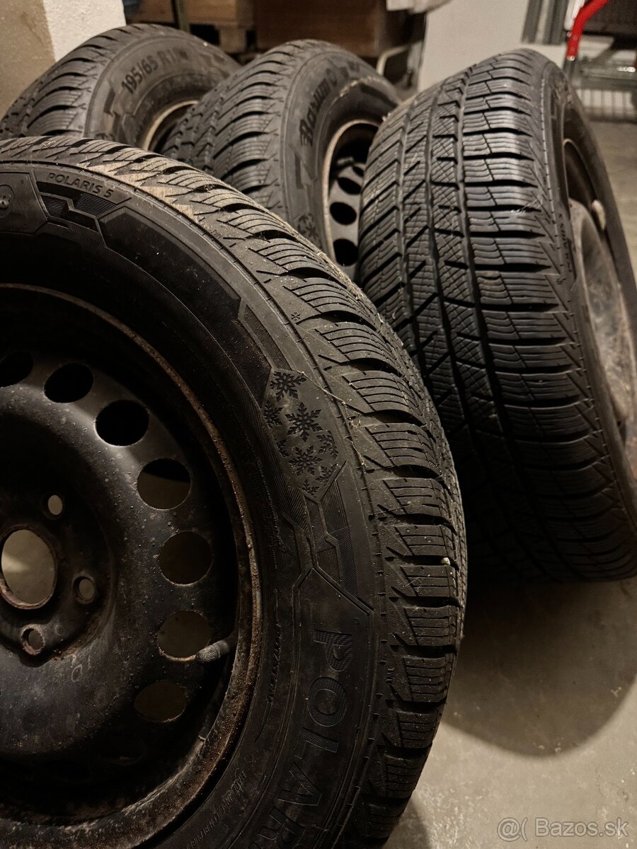 Zdravím, predám zimné gumy na plecháčoch. 195 / 65 R15 - 3