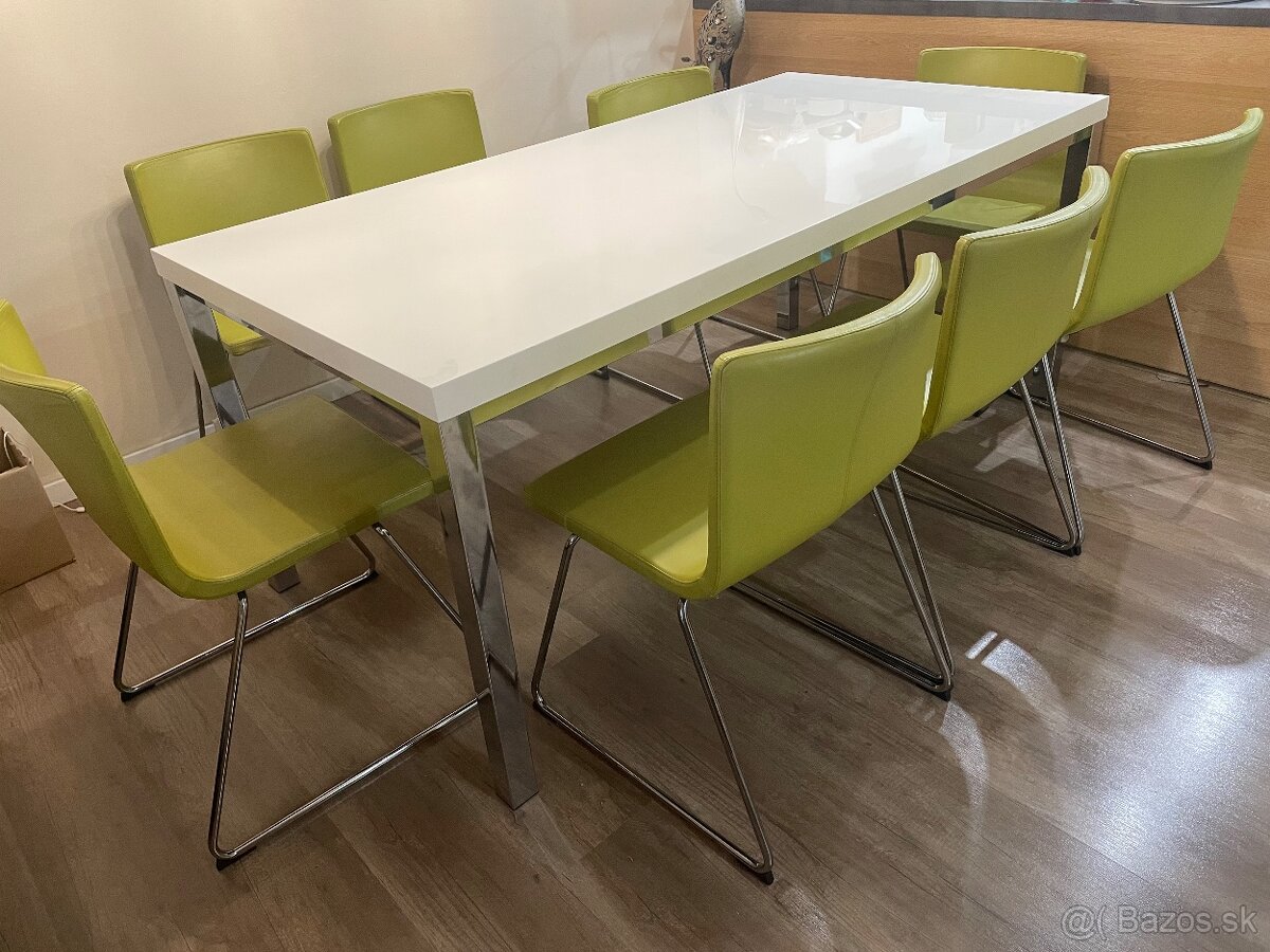 Stôl so stoličkami - 3