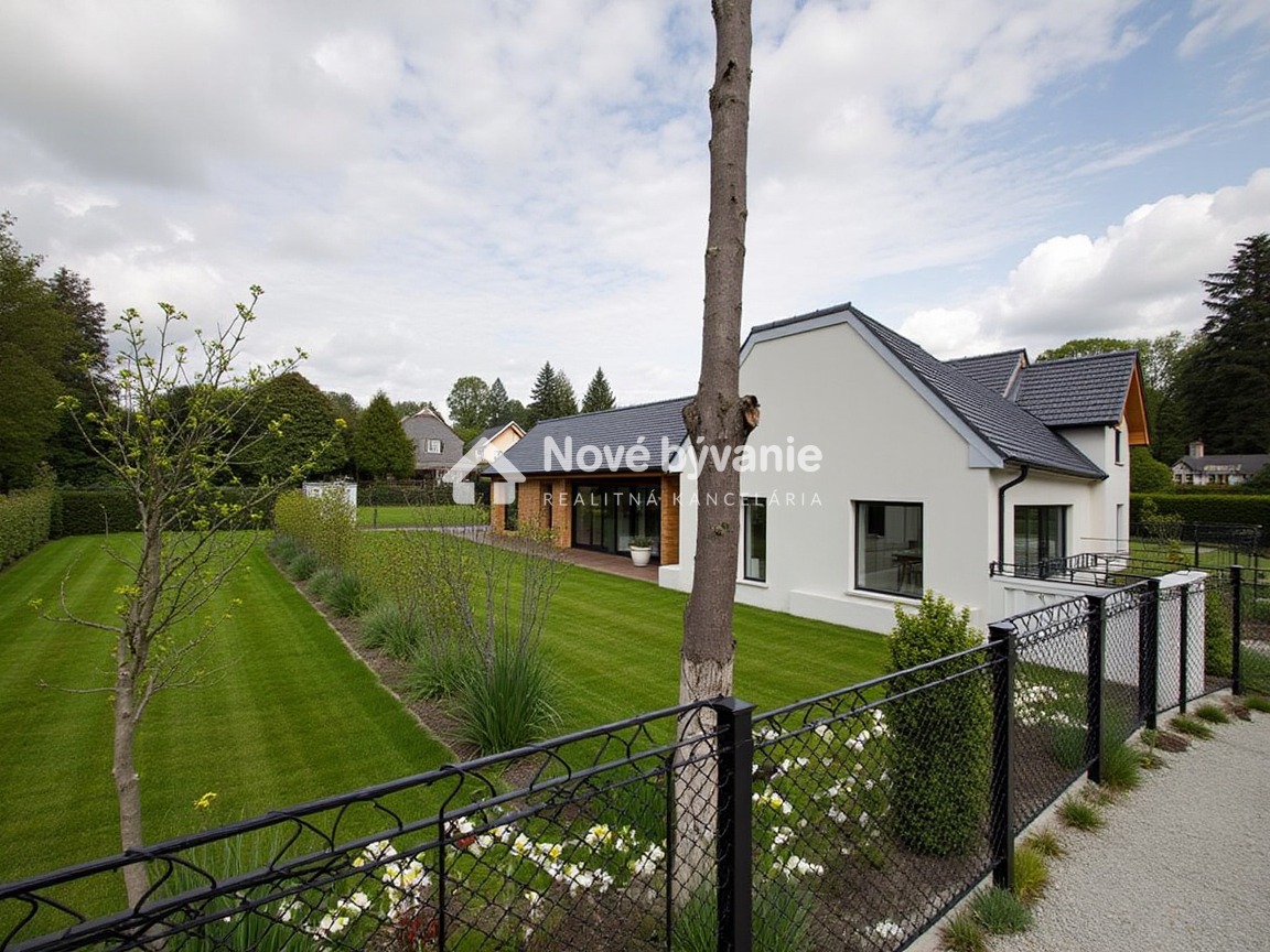 Rodinný dom na rekonštrukciu s pozemkom 10,97 árov v obci Dr - 3