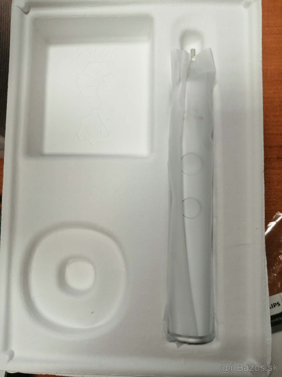 Philips Sonicare DiamondClean 9000 - 3