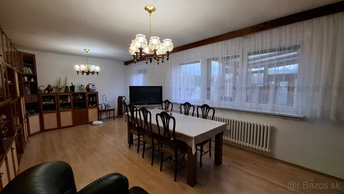 Na predaj priestranný, pekný 5 izbový rodinný dom Senica. - 3
