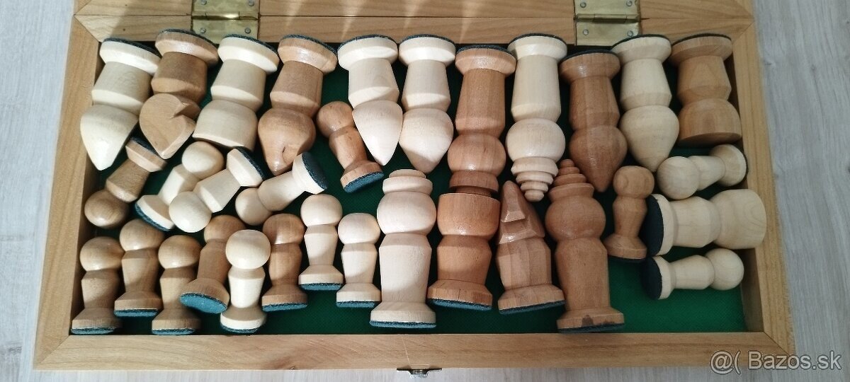 Šach drevený ručne vyrobený / šachové figúrky. - 3