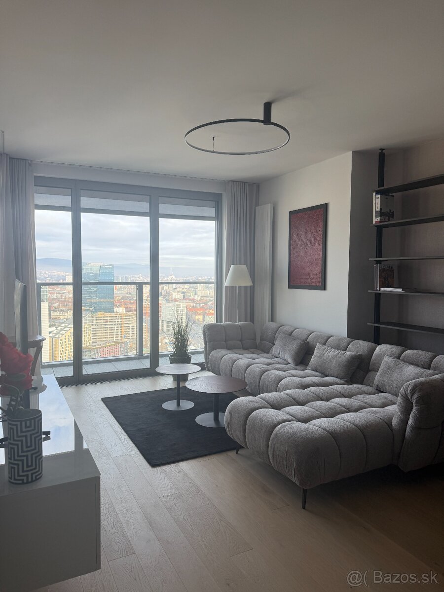 Luxusný 2-izbový byt v EUROVEA TOWER (60 m²) + loggia + park - 3