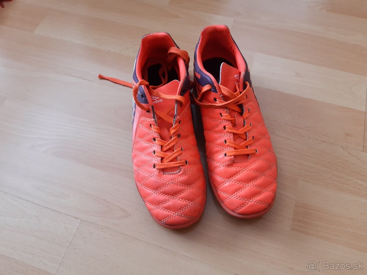 Halovky UMBRO - 3