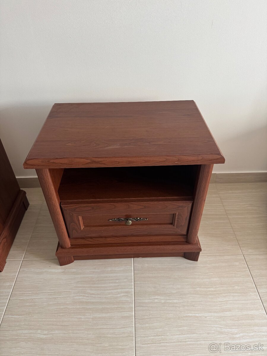 Masívne nočné stolíky- Gaštan - 3