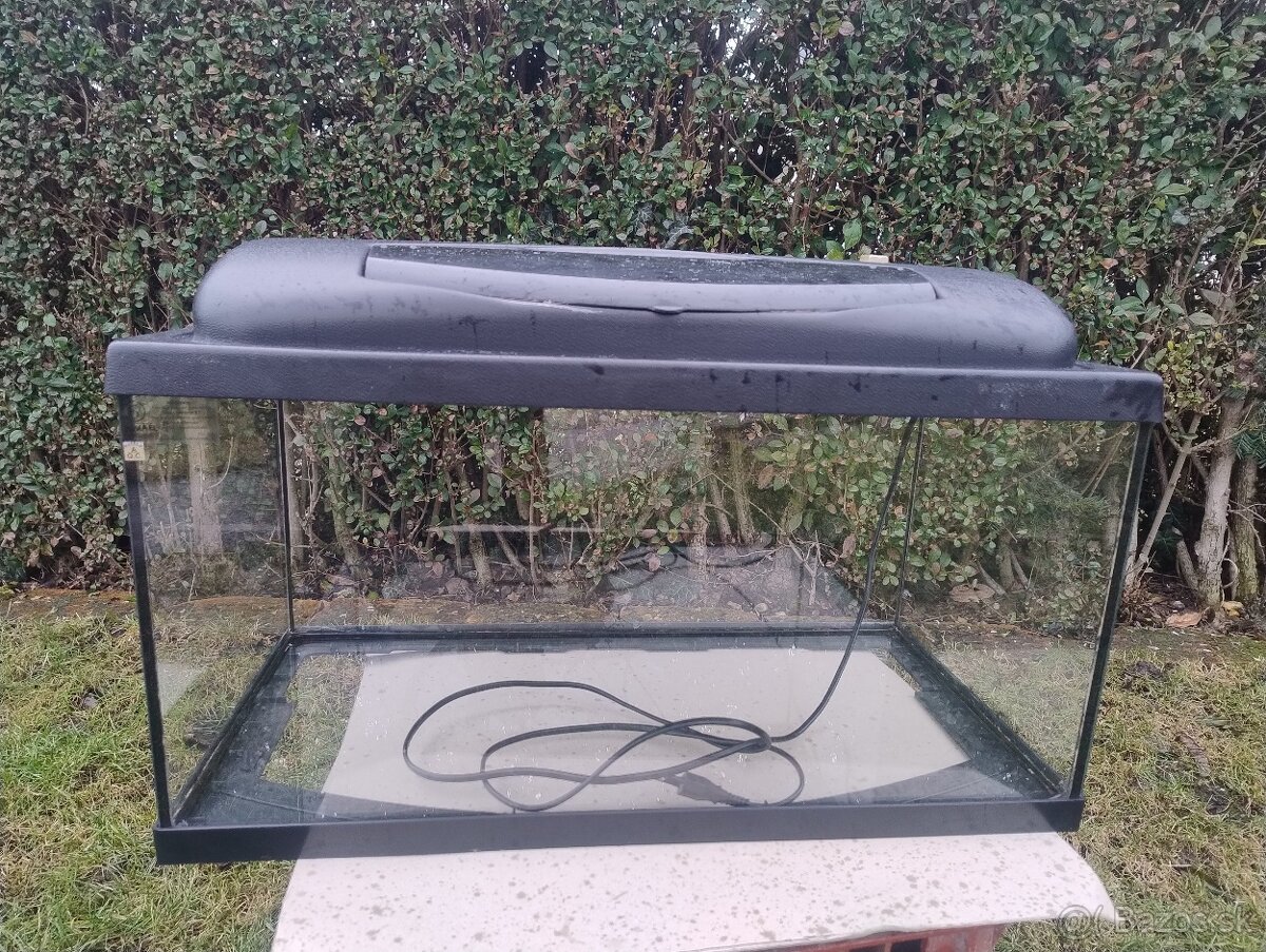 Predám akvárium 54l s príslušenstvom - 3