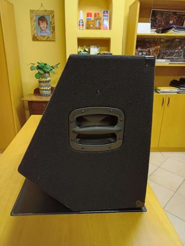 Laney 450W viacucelovy combo - 3