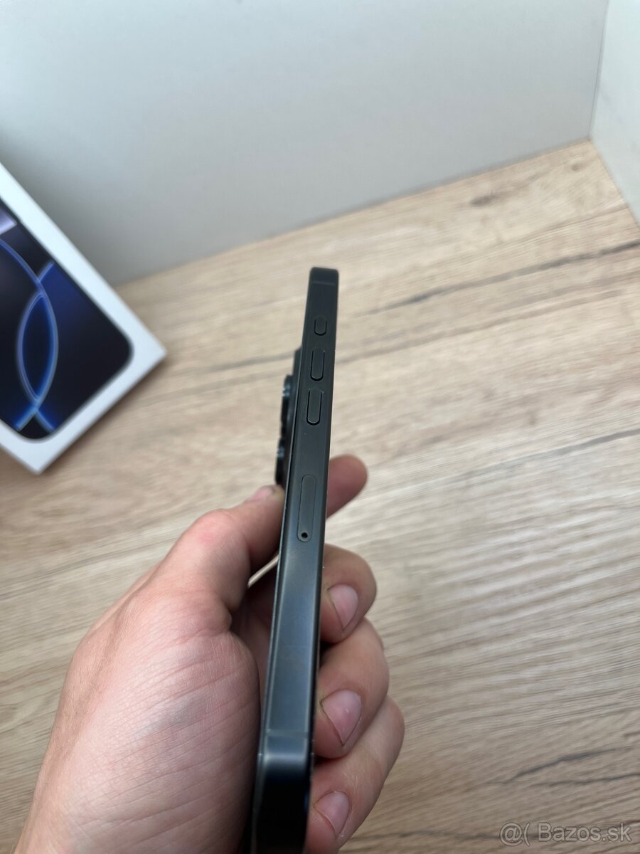 Poškodený Apple IPhone 16 pro 128gb - 3
