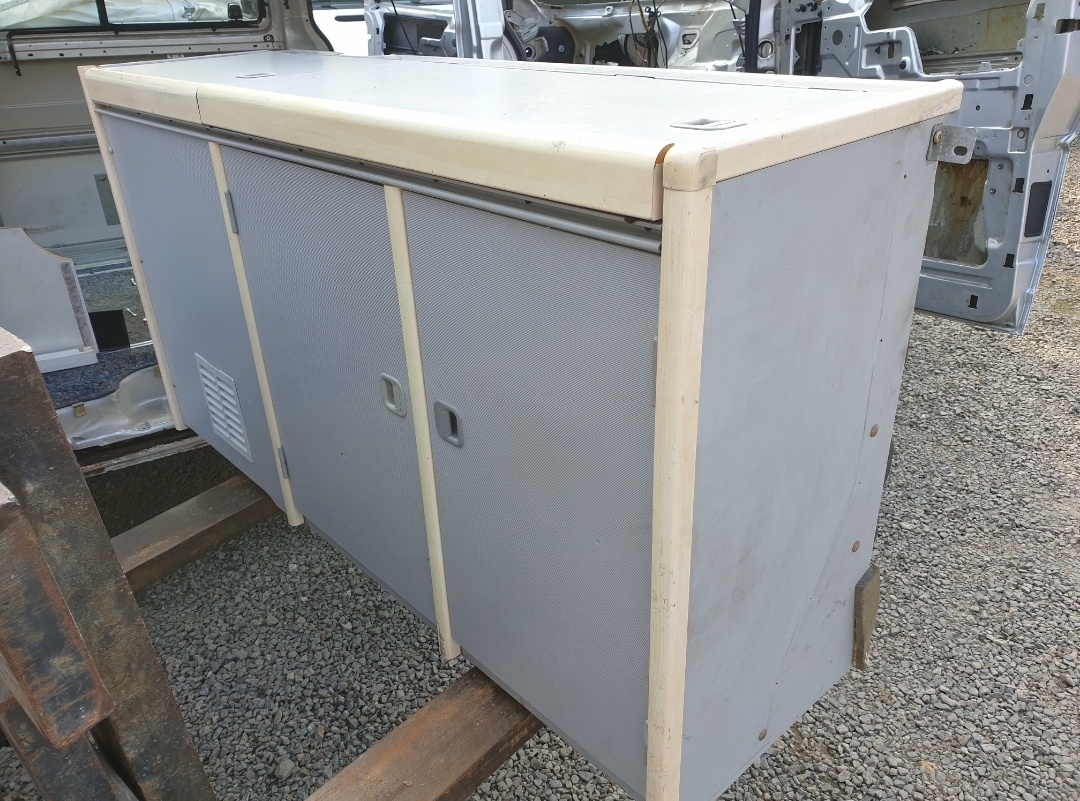 VW T4 California vnutro nabytok - 3